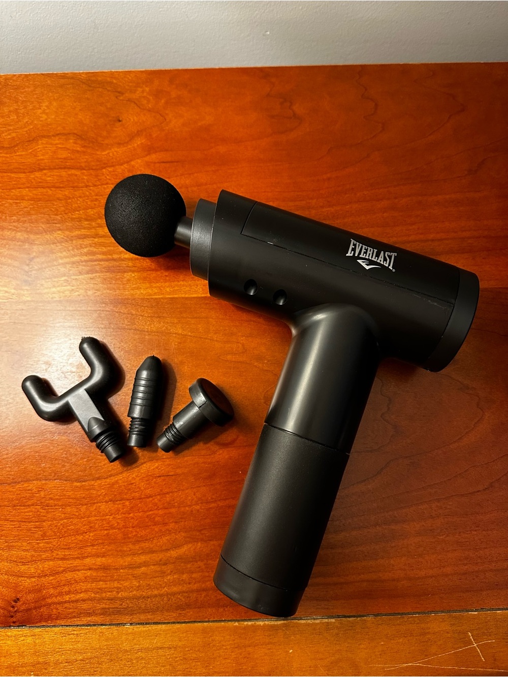 Everlast Matte Black Percussion Massage Gun with 4 Heads